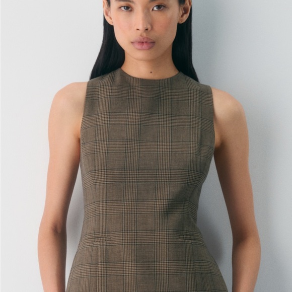 Aritzia Tops - Aritzia Babaton Bellevue Tyson check Brown Plaid Women's Top size 0 NWT